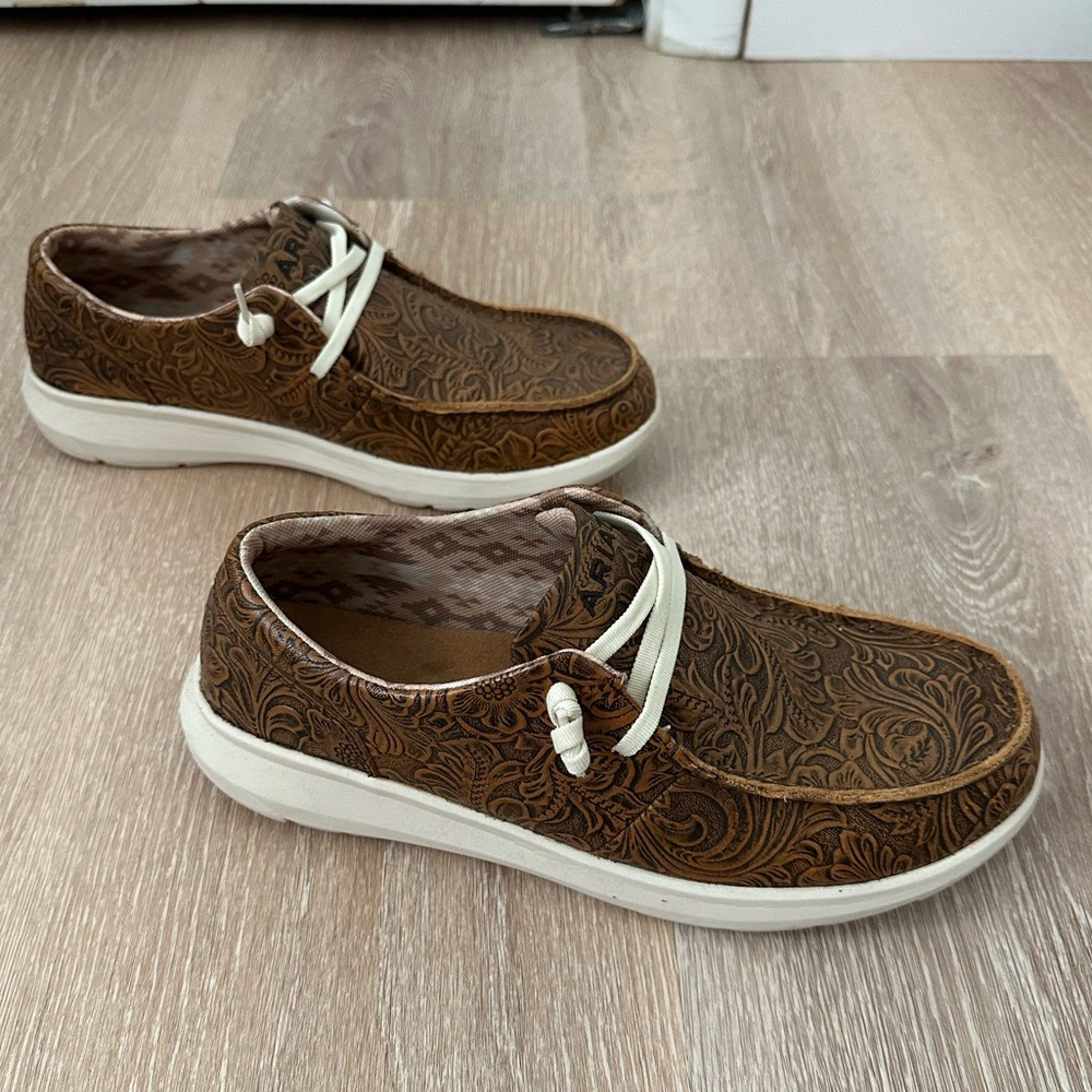 Ariat Shoes | Ariat Women’s HILO Brown Floral Embossed Shoe
